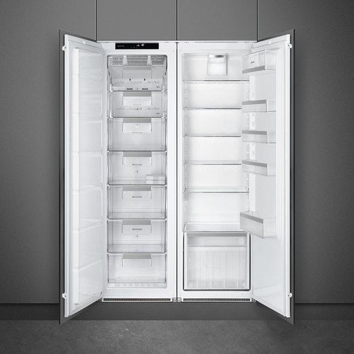 מקפיא אינטגרלי מבית SMEG סמאג דגם S7220FND2P1