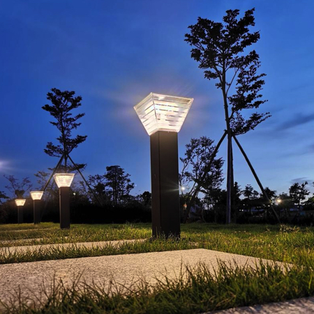 עמוד גינה סולארי גבוה דגם תמר 60 ס