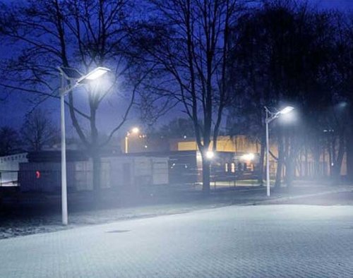 תאורת רחוב סולארית חזקה 200 וואט דגם גיל גוון אור לבן קר